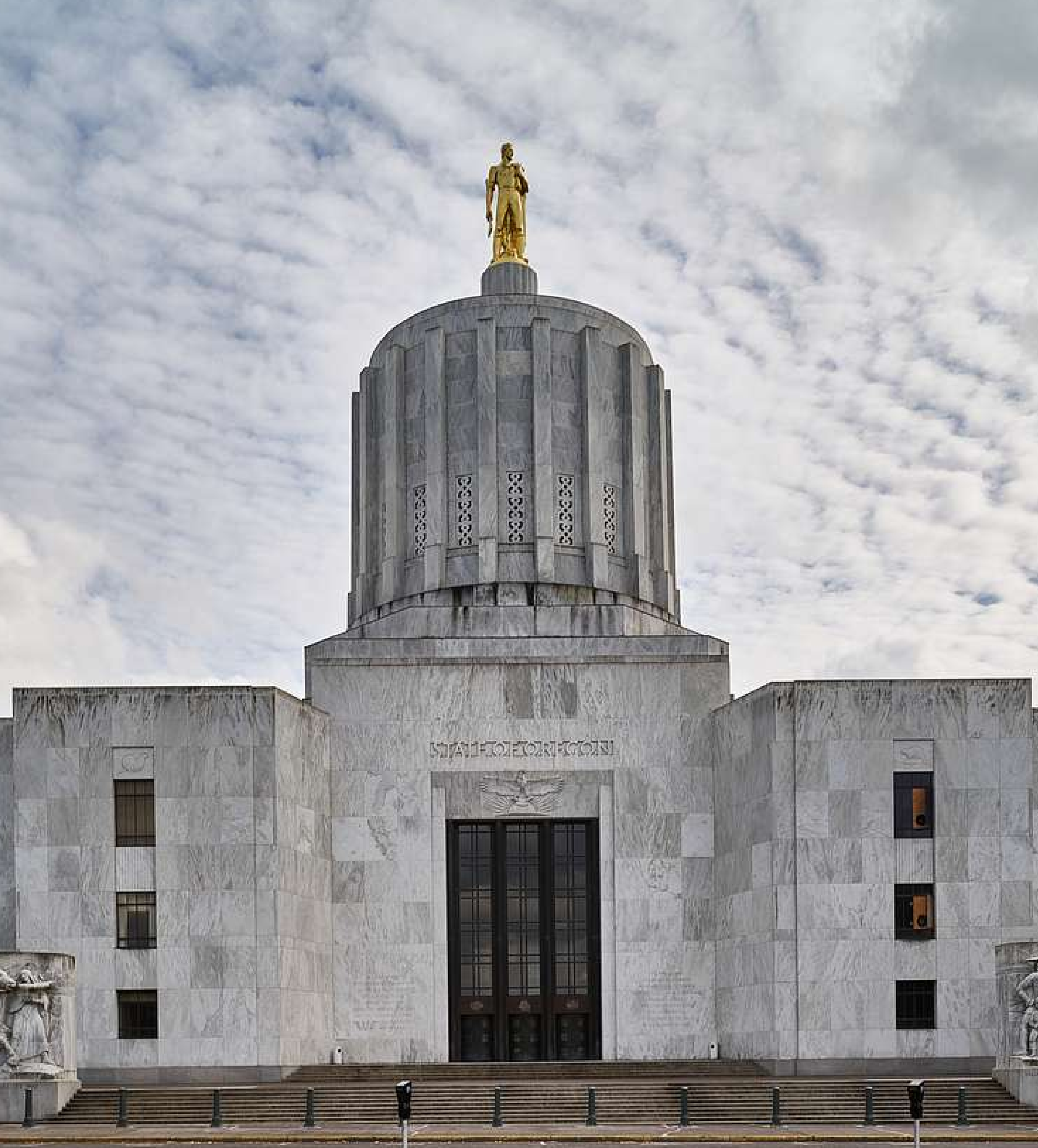 Exterior of Oregon Capitol